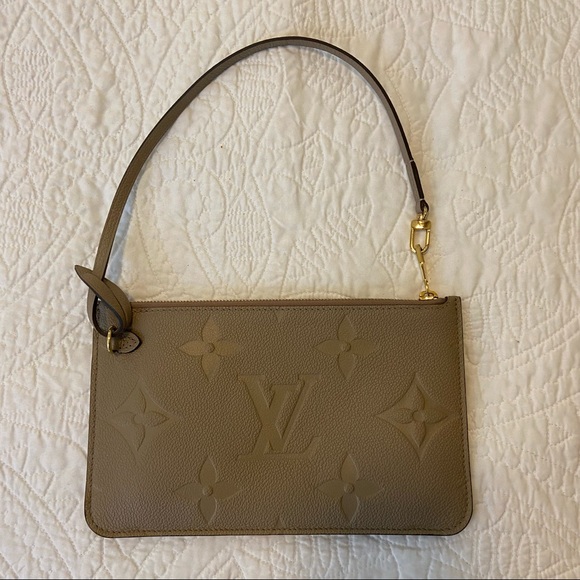 Louis Vuitton Giant Empreinte MM Pochette Turtle Dove/Tourterelle - Picture 3 of 8